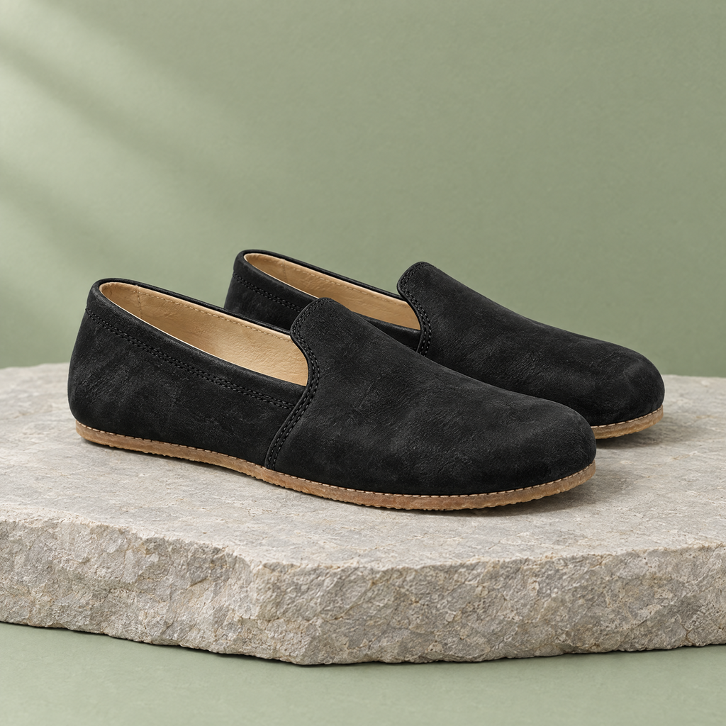 Moss grounding grip slip-on in Charcoal Black