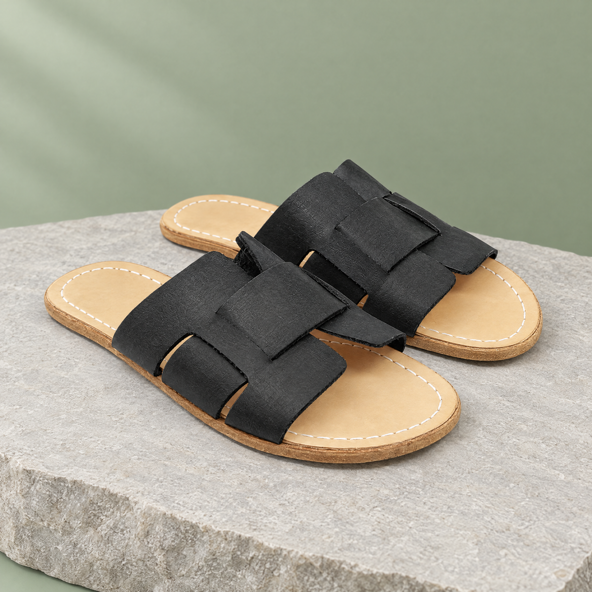 Willow grounding interwoven slide in Stone Black