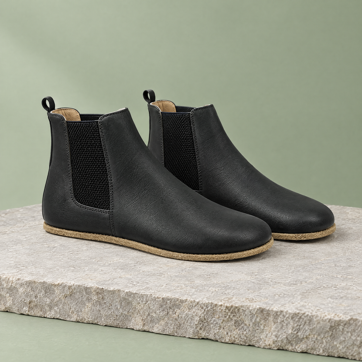 Alder grounding chelsea boot in Charcoal Black