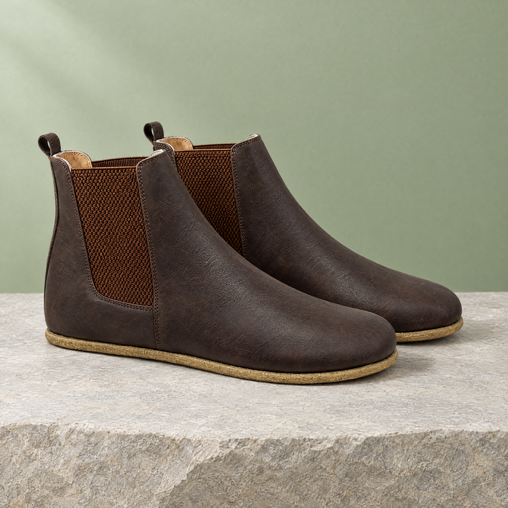 Alder grounding chelsea boot in Brentwood Brown, three-quarter view