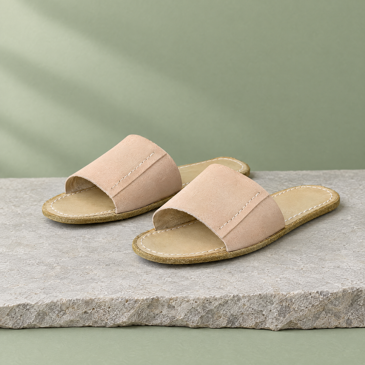 Shore grounding slide sandal in Undyed